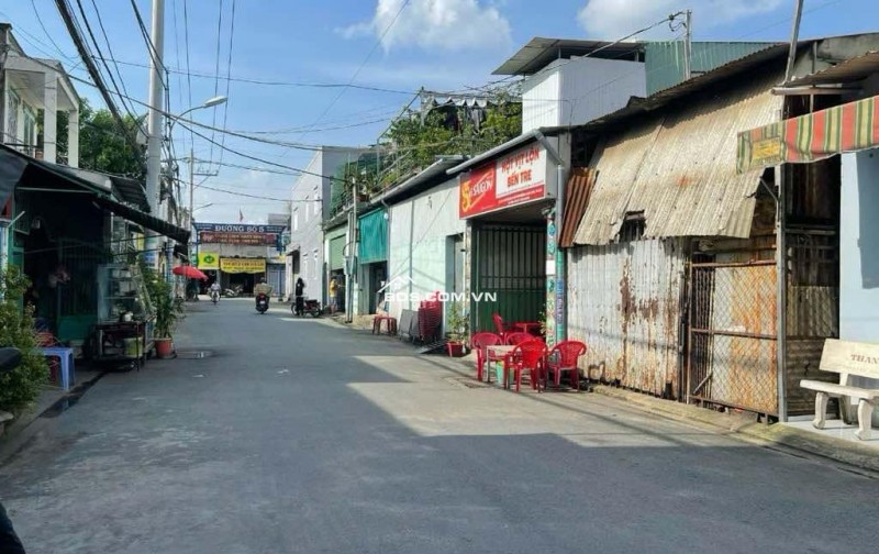 NHÀ MẶT TIỀN 8M SIÊU HIẾM chỉ 8 tỷ - Xuân Thới Đông 3, Huyện Hóc Môn